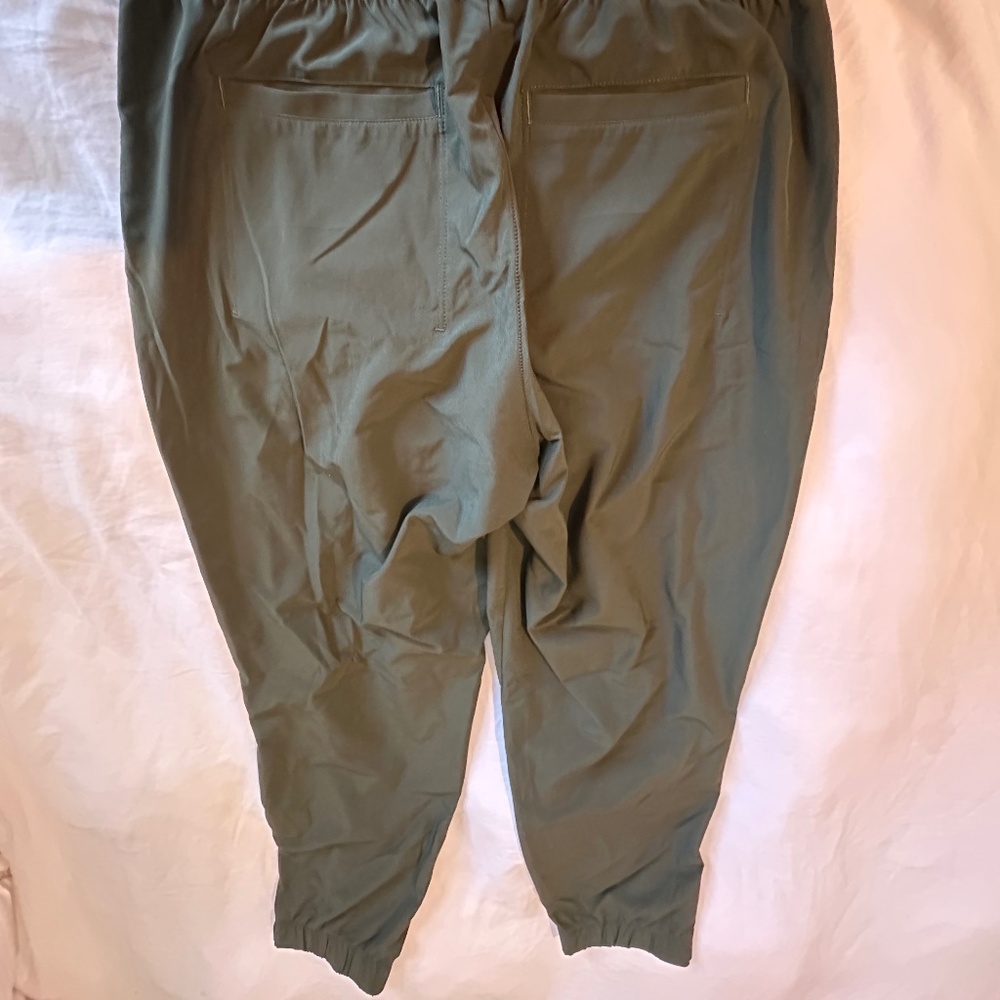 Athleta Lightweight Jogger with zippered ankle